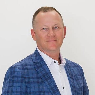 A headshot of Joe Williams.