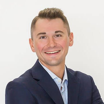 A headshot of Chris Scott.